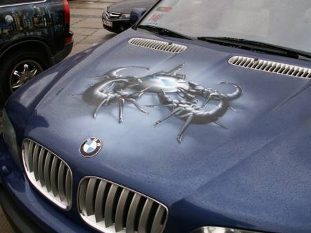 BMW с техноскорпионами