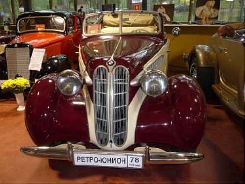 Ретро-"Троечка" БМВ из музея старинных автомобилей