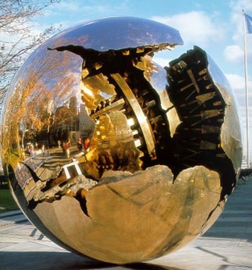 Sfera Con Sfera - New York